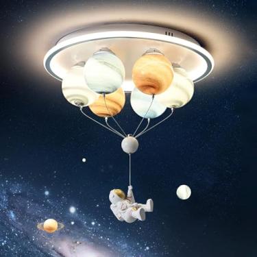 Imagem de SANDYHA Luminária de celular de astronauta de desenho animado para quarto de meninos, lustre de LED moderno, abajur criativo de vidro estrelado de 6 luzes com cabo ajustável, luz de teto para quarto