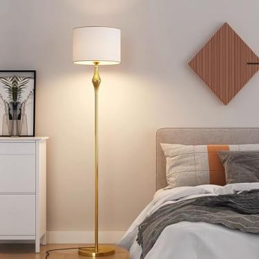 Imagem de Luminária de chão com cúpula de tecido, estilo nórdico minimalista, com estrutura em metal polido, ideal para leitura em ambientes internos. Perfeita para cantos e salas de estar.