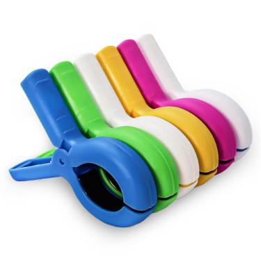 Imagem de Clipes de toalha grandes para cadeiras de praia, pacote com 6 clipes de toalha de praia para cadeiras de piscina, cruise Essentials, clipes coloridos para cadeiras de praia, prendedores de roupa jumbo