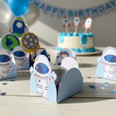 Imagem de Forminhas para Doces Tema Astronauta — Decoração de Festa Infantil, Lembrancinha, Mesa de Doces Personalizada — Kit com 50 unidades