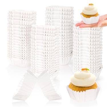 Imagem de WRINGKIT Mini forros quadrados de cupcake de 2000 unidades, forros de muffin brancos a granel sem cheiro, copos descartáveis de brownie, embalagens de papel de cupcake pequenas, forros de copo para