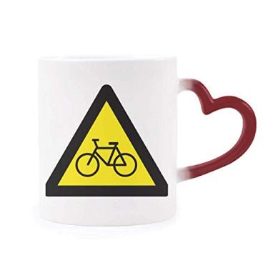 Imagem de Símbolo de aviso amarelo preto bicicleta triângulo sensível ao calor caneca vermelha mudança de cor grés copo
