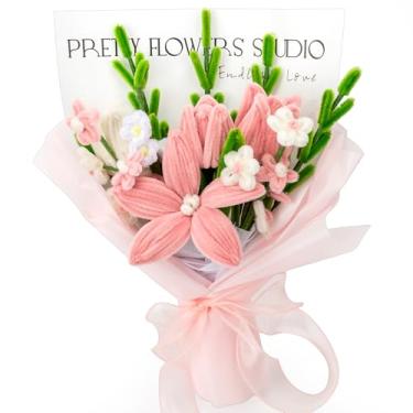 Imagem de OBDXZHC Buquê de flores de limpeza de cachimbo completo, buquê de limpadores de cachimbo rosa feito à mão, 3 tulipas, 1 lírio, 13 margaridas, 17 peças para presente de decoração de casa no dia dos