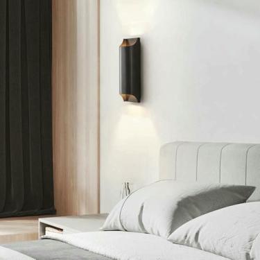 Imagem de WLHAZMWY Lâmpada de parede moderna minimalista de cobre preto, luminária montada na parede, 2 lâmpadas para iluminação interna, decoração de casa contemporânea,