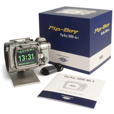Imagem de Fallout Pip-Boy: Pulseira de espuma viscoelástica de cosplay em tamanho real com tela LCD com 45 animações, rádio FM, despertador e suporte - presente oficialmente licenciado colecionável pela Amazon