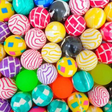 Imagem de Bolinha Pula Pula 27mm Colorida Pacote Com 100 Bolinhas Para Maquina V