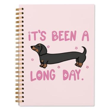 Imagem de WXHUM Diário de caderno espiral rosa para cães Dachshund, presentes de dachshund para mulheres, presentes de cachorro Weiner, diário de dia longo, rosa para anotações, trabalho, escola, 13 x 20 cm
