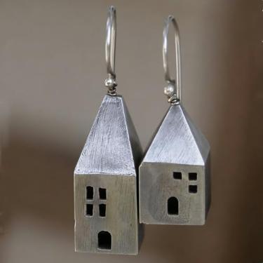 Imagem de Material de cobre retrô estilo boêmio, brincos esculpidos à mão em forma de casa para mulheres, brincos de gancho, joias de presente de banquete de festival para amigos