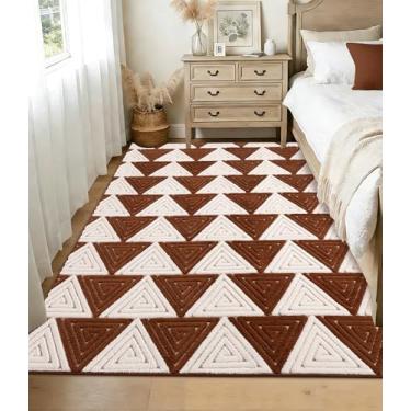 Imagem de YIHOUSE Tapetes de área ultra macios marrom e bege, 13 x 18 cm, tapete geométrico com padrões triangulares, tapetes laváveis confortáveis para quarto e sala de estar