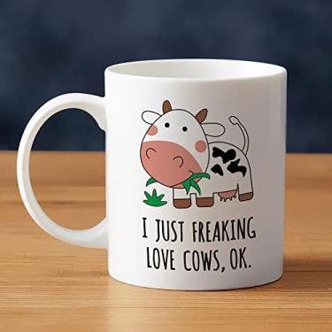 Imagem de Caneca de café de vaca 325 ml, I Just Freaking Love Vacas Ok Caneca de chá de cerâmica Caneca Kawaii presente para mulheres, meninas e mãe (vaca)