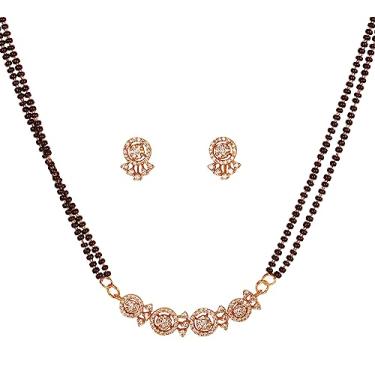 Imagem de Sunsoul Por Touchstone tradicional indiano Bollywood cravejado de diamante zircônia cúbica CZ contas pretas simbólicas designer joias Mangalsutra pingente em tom dourado para mulheres., Sem Pedra Preciosa