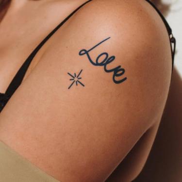 Imagem de Dedo de suco de ervas semipermanente literatura simples "amor" padrão não reflexivo pulso braço ombro pescoço pescoço costas corpo perna abdominal à prova d'água não reflexivo tatuagem adesivo 1 peça