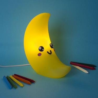 Imagem de Luminária Lua Bivolt Tpc com Luz Difusa para Quartos Infantis Bivolt 110V-220V Amarelo