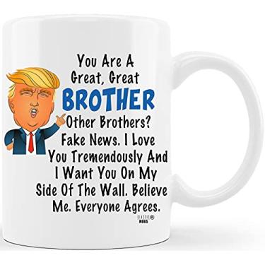 Imagem de Caneca de café divertida Donald Trump Terrific Brother para presente de formatura para irmão da irmã mãe pai amigo presente divertido para o irmão para o Natal aniversário divertido copo para o irmão masculino ele cara presente caneca de café