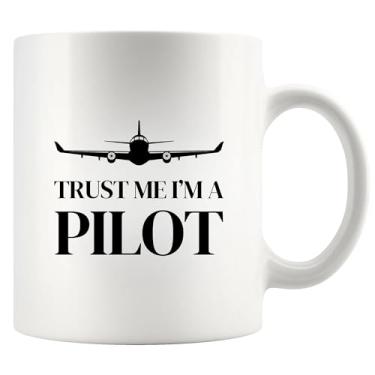 Imagem de Trust Me I'm A Pilot Presentes engraçados de piloto presentes de formatura para estudantes de aviação piloto pai irmão filho tio marido namorado de copiloto esposa filha namorada caneca de cerâmica