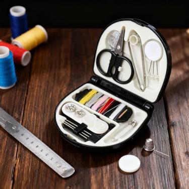 Imagem de Mini caixa de costura portátil para viagens, kit básico de costura de emergência com agulhas, fios, botões, tesoura, kit de caixa de costura para adultos (preto)
