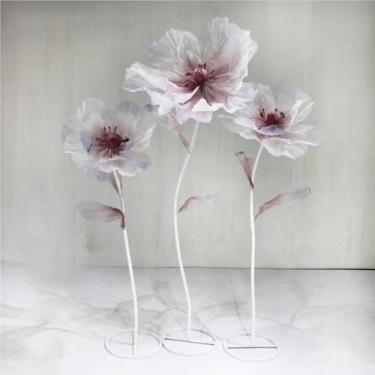 Imagem de Decoração de flores artificiais gigantes - 3 peças de flores coloridas realistas com base em pé para fundo de casamento, decoração de festa e adereços de fotografia