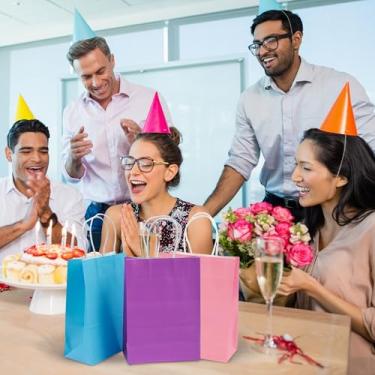 Imagem de 12 peças de sacos de papel kraft, sacos de brindes de papel 120 GSM com alças, bolsa de presente de sereia para aniversário, casamento, festa de sereia, azul claro, roxo claro, rosa