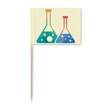 Imagem de Dois cônicos cônicos, padrão de chestry, palito, bandeiras, marcadores, decoração de festa