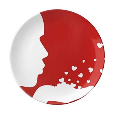 Imagem de Prato de porcelana decorativa para o Dia dos Namorados com contorno branco