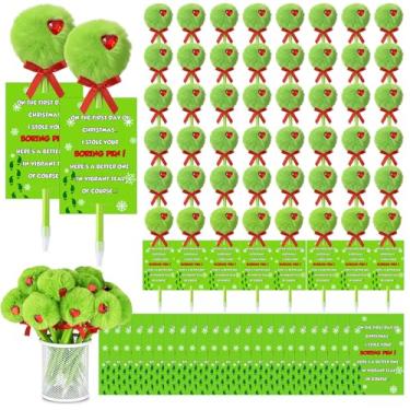 Imagem de Ctosree Canetas esferográficas pompom felpudas de pelúcia verde de Natal com cartões de inserção de caneta de 6 x 9 cm - laço vermelho festivo e design de coração 3D, lembrancinhas de festa de fim de