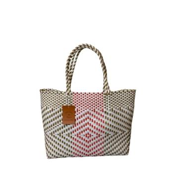 Imagem de Dallas Hill Supersacola feminina tecida à mão | Bolsa de ombro de plástico reciclado | Bolsa de verão para praia, piscina e viagem (branco, rosa e dourado)
