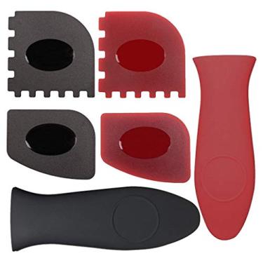 Imagem de WeTest 2 capas de silicone com alça quente, 2 raspadores de plástico para churrasqueira, 2 raspadores de panela de plástico para frigideiras de ferro fundido, frigideiras e grelhas, preto+vermelho