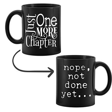 Imagem de DOTAIN Just One More Chapter Caneca de café com citação de leitura engraçada, caneca de cerâmica de 325 ml para café, chá, leite, presentes para amantes de livros, adolescentes, meninos, livros, nerd,