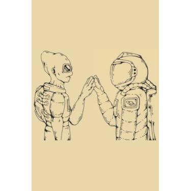 Imagem de Alien Notebook: Astra Yellow Matte Finish Lined Journal, 120 Pages, 6 x 9, Gift For Thinkers, List Makers and Doers (Alien Journal)