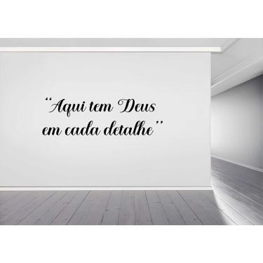 Imagem de Adesivo De Parede Frase Aqui Tem Deus Mod02