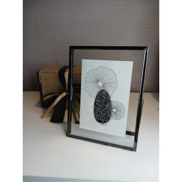 Imagem de Porta retrato em metal e vidro 10x15cm