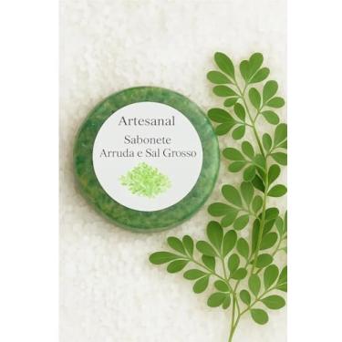Imagem de Sabonete Artesanal de Arruda e Sal Grosso, Natural, Redondo, Limpeza Profunda, Esfoliante