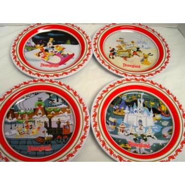 Imagem de Conjunto de 4 pratos de metal do Mickey Mouse da Disneylândia com lata de armazenamento colecionável 2007