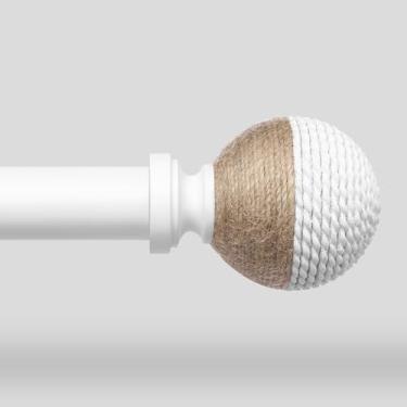 Imagem de Varões de cortina boho brancos para janelas, hastes decorativas ajustáveis de 2,5 cm para tratamento de janela resistentes, 76 a 142 cm com remates de barbante de pinha, mastro rústico de cortina de