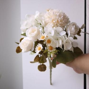 Imagem de Buquê Misto de Flores Artificiais – Rosa, Crisântemo, Margarida e Hortênsia | Decoração para Casamento, Arranjos e Ambientes – 30cm(Branco)