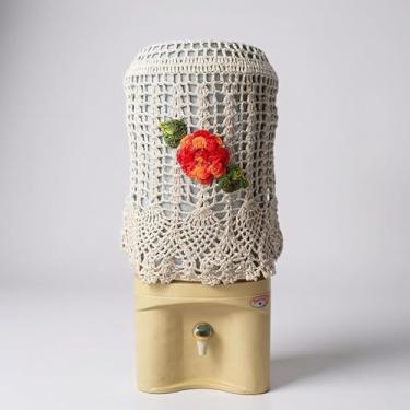 Imagem de Capa Para Galão De Água 20l Bordada 46x38cm Crochê Artesanal (Laranja)