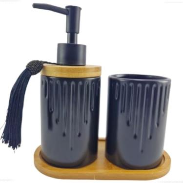 Imagem de Kit Banheiro Completo Conjunto Jogo de Banheiro Cerâmica Kit Decorativo Saboneteira + Porta Escova Pingente Exclusivo Bandeja de Bambu Detalhes Naturais – Luiggi Presentes® (Preto)