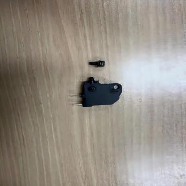 Imagem de Interruptor de luz de freio dianteiro à prova d'água para Kawasaki Prairie Brute Force Bayou Ninja KLX KLR KFX 300 360 400 500 600 636 650 700 750 900 1000 1100 1200 1400 1984-2024 2024 7010 0025