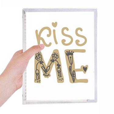 Imagem de Caderno de anotações de folhas soltas com citação dourada Kiss Me