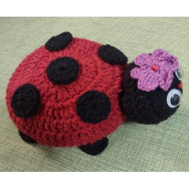 Imagem de Peso de porta joaninha em croche 5,5x13x17cm - fu xing