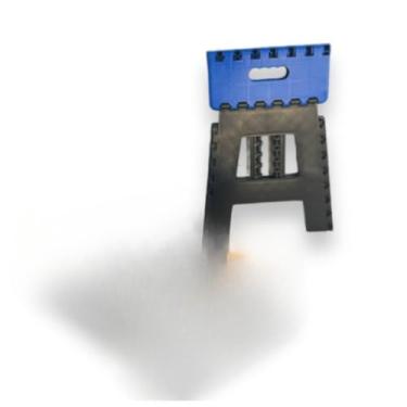 Imagem de Banquinho Banqueta Dobrável De Plástico Até 100 Kg Resistente Para Viagem