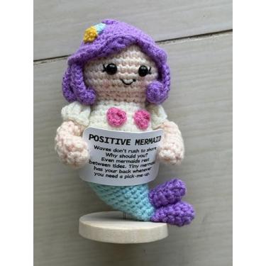 Imagem de Estatueta de sereia de crochê positiva, presentes de alívio de ansiedade inspiradores exclusivos para amigos, colegas de trabalho, estudantes universitários: engraçado, fofo, moderno, sereia