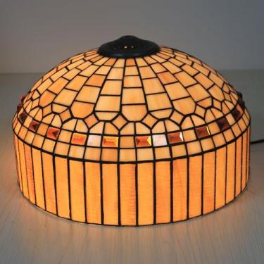 Imagem de Cúpula de abajur âmbar creme de 40 cm (16 polegadas), cúpula de vitral Tiffany de 40 cm (16 polegadas) com tampa, adequada para uso em luminárias de mesa, de chão, pendentes, de teto e outro