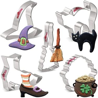 Imagem de LILIAO Conjunto de cortadores de biscoito de bruxa de Halloween – 5 peças – Chapéu de bruxa, sapatos de bruxa, vassoura, caldeirão e cortadores de biscoito de gato assustados – Aço inoxidável