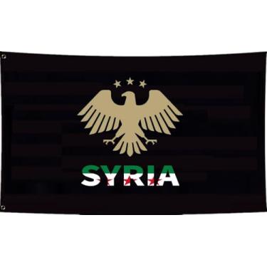 Imagem de Nova bandeira do emblema sírio da Síria 1,5 x 2,8 m, bandeiras nacionais, impressão dupla face, faixa masculina e feminina, cores vibrantes, costura dupla com 2 ilhós de latão, decoração de rua de