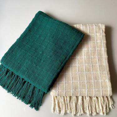 Imagem de Kit Com 2 Mantas Decorativas Verde Militar E Cru Para Sofá Poltronas e