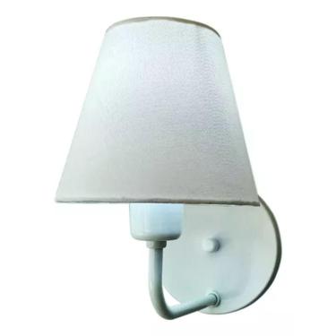 Imagem de Arandela Clássica Branca Tecido Branco Uso Salas, Cabeceiras de CamaArandela Clássica Branca Tecido Branco Uso Salas, Ca