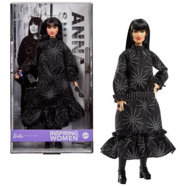Imagem de Barbie Inspiring Women boneca colecionável Anna Sui Mattel vestido preto boho botas óculos perfume JBJ26 2025