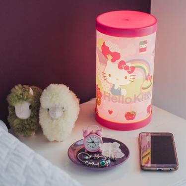 Imagem de Luminária de Mesa Hello Kitty Rainbow Bivolt 110V-220V com Luz Difusa Compacta para Decoração Rosa