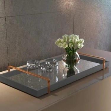 Imagem de Bandeja Decorativa Espelhada Alça Bronze Concreto  - JONIEL DECORAÇÕES